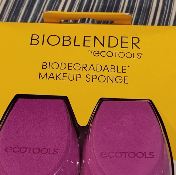 NEW! Bio-Blender by ECOTOOLS Sponges - Picture 2 of 4